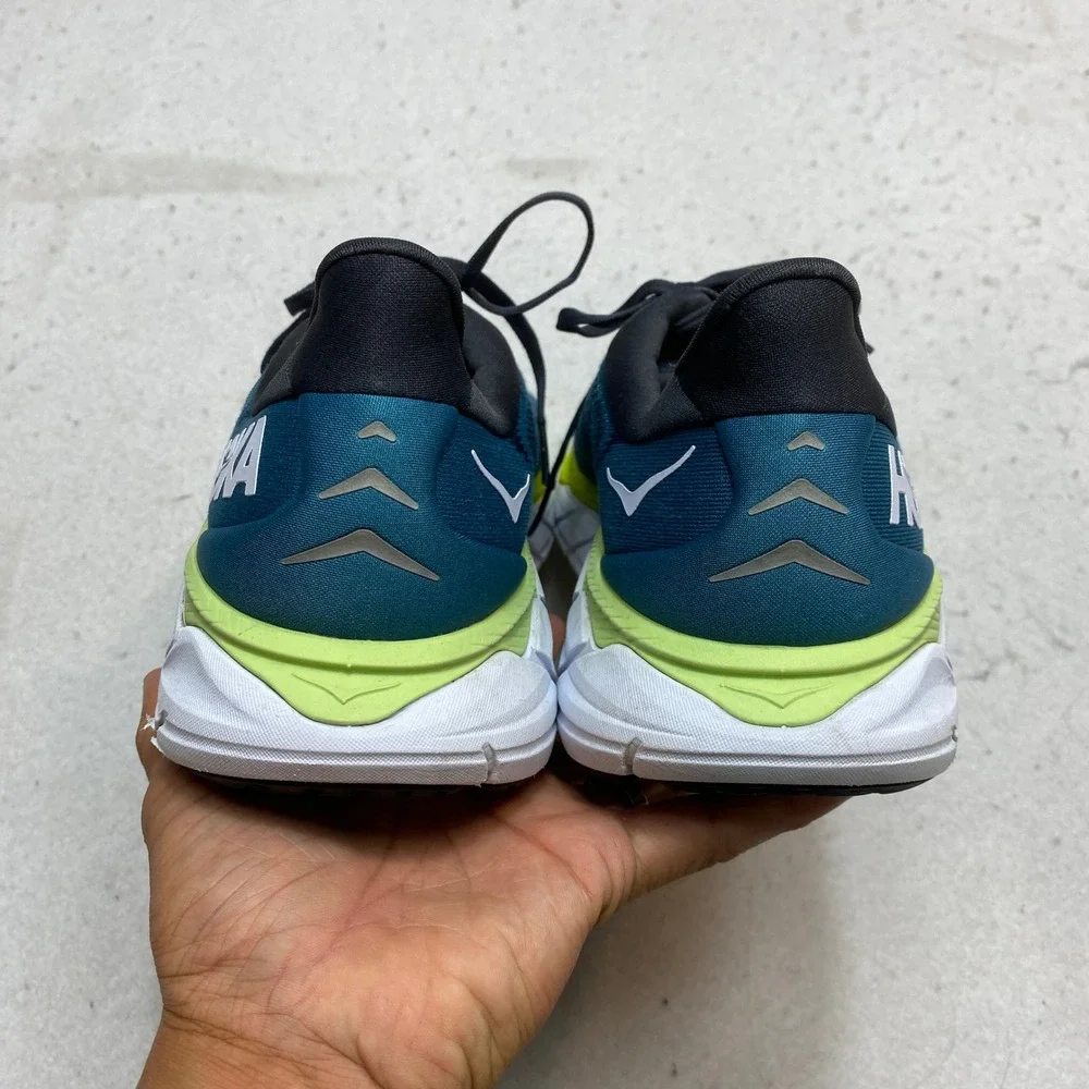 Hoka One One see tears
